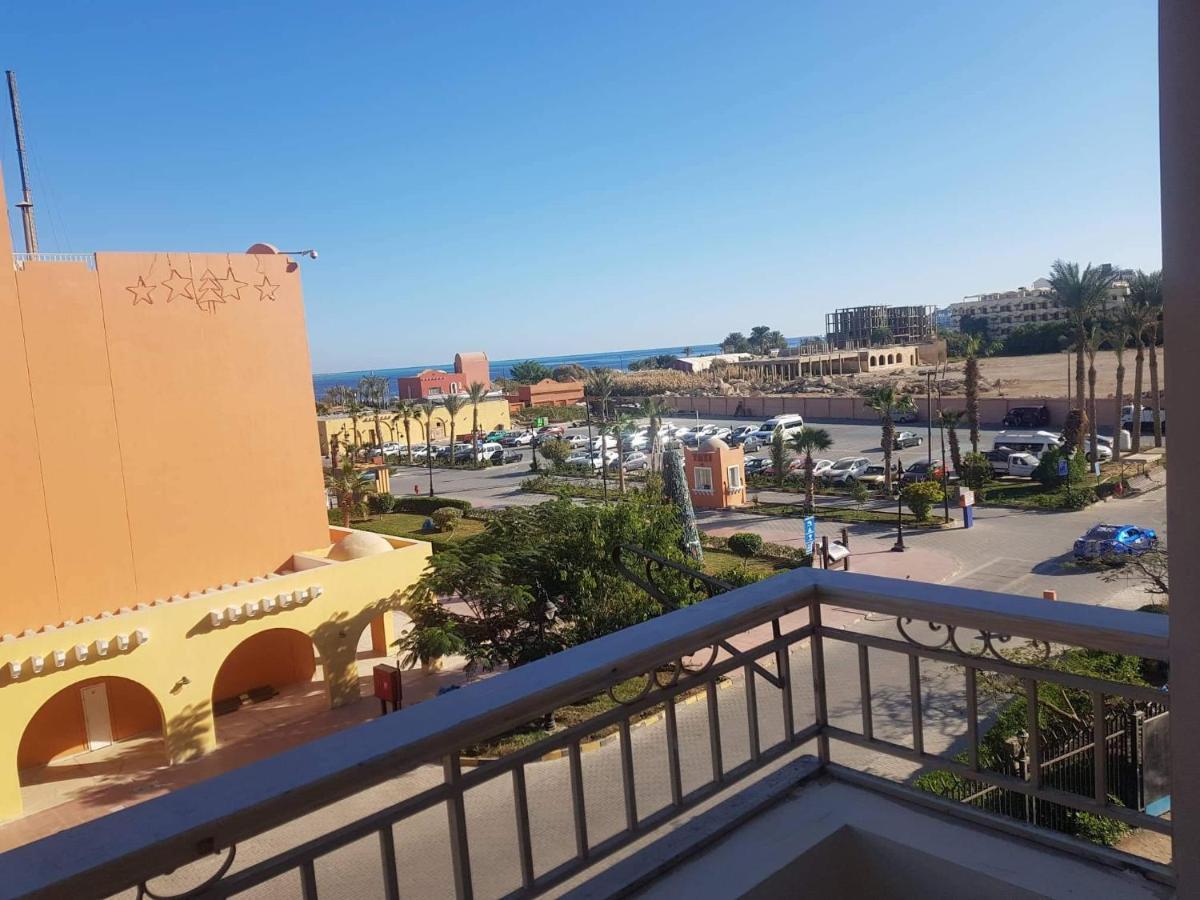 Outstanding With Marina View Апартаменты